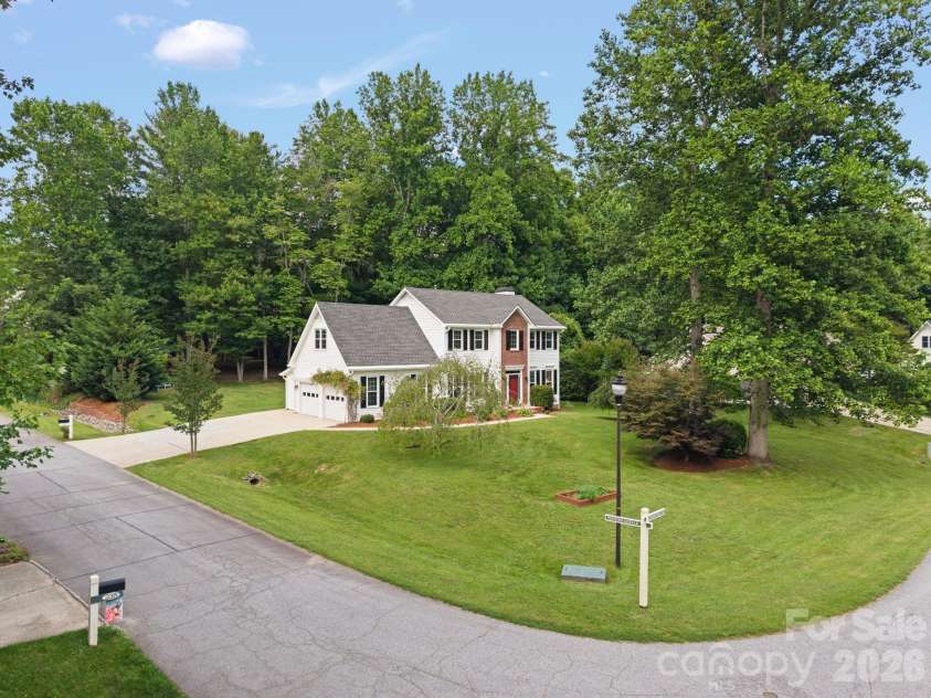 237 Windsor Forest Circle, Fletcher, NC 28732.  MLS# CAR4393564, YatesRealty ID 32088. 