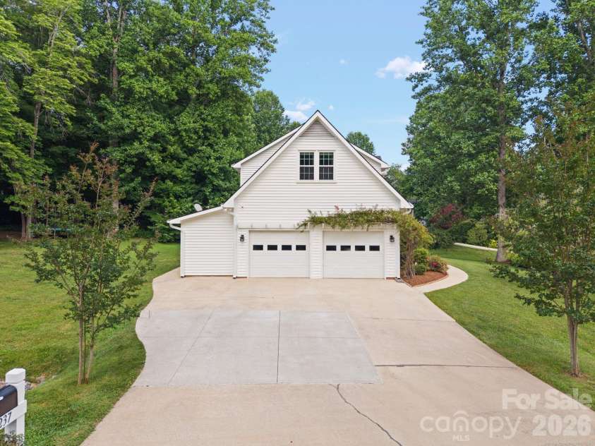 237 Windsor Forest Circle, Fletcher, NC 28732.  MLS# CAR4393564, YatesRealty ID 32088. 
