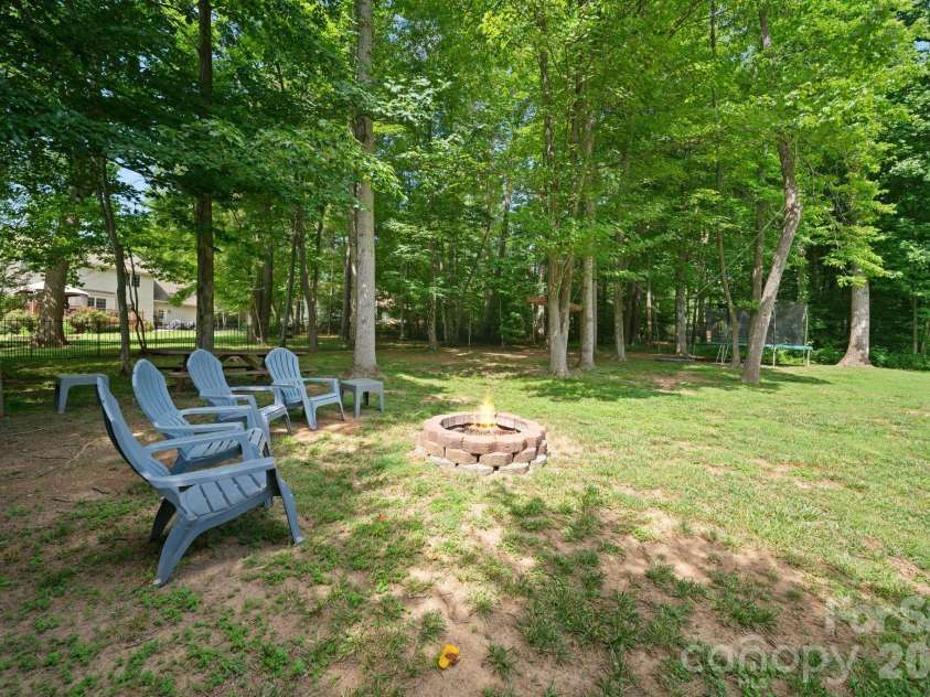 237 Windsor Forest Circle, Fletcher, NC 28732.  MLS# CAR4393564, YatesRealty ID 32088. 