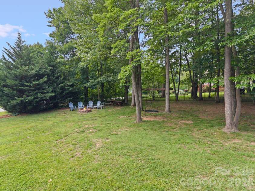 237 Windsor Forest Circle, Fletcher, NC 28732.  MLS# CAR4393564, YatesRealty ID 32088. 