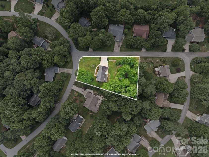 237 Windsor Forest Circle, Fletcher, NC 28732.  MLS# CAR4393564, YatesRealty ID 32088. 
