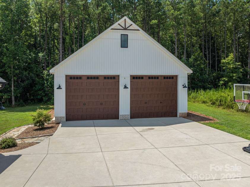 5182 Star Magnolia Court, Clover, SC 29710.  MLS# CAR4286650, YatesRealty ID 32090. 