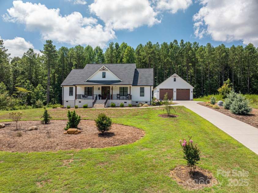 5182 Star Magnolia Court, Clover, SC 29710.  MLS# CAR4286650, YatesRealty ID 32090. 