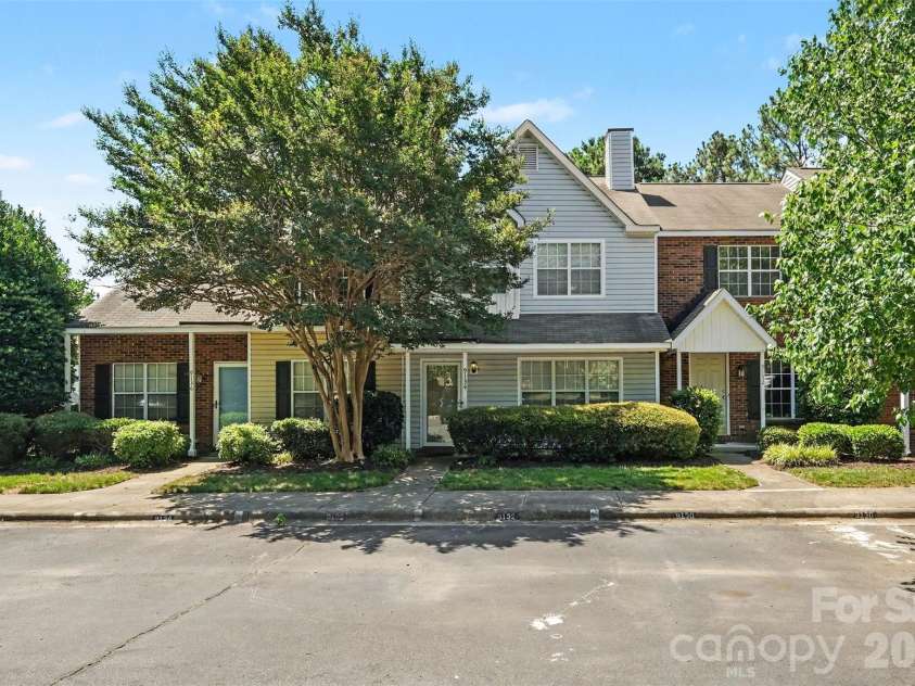 9132 Charminster Court, Charlotte, NC 28269.  MLS# CAR4394963, YatesRealty ID 32090. 