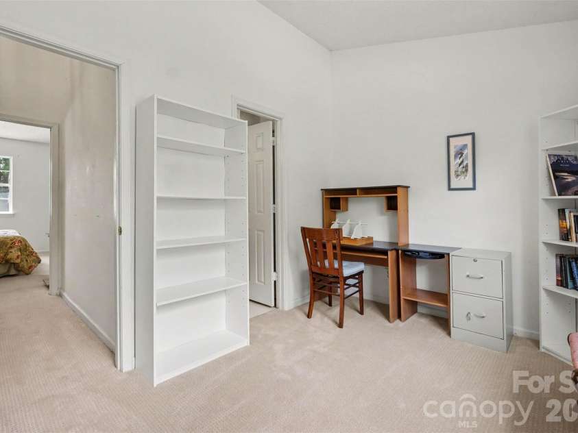 9132 Charminster Court, Charlotte, NC 28269.  MLS# CAR4394963, YatesRealty ID 32090. 