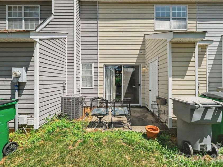 9132 Charminster Court, Charlotte, NC 28269.  MLS# CAR4394963, YatesRealty ID 32090. 