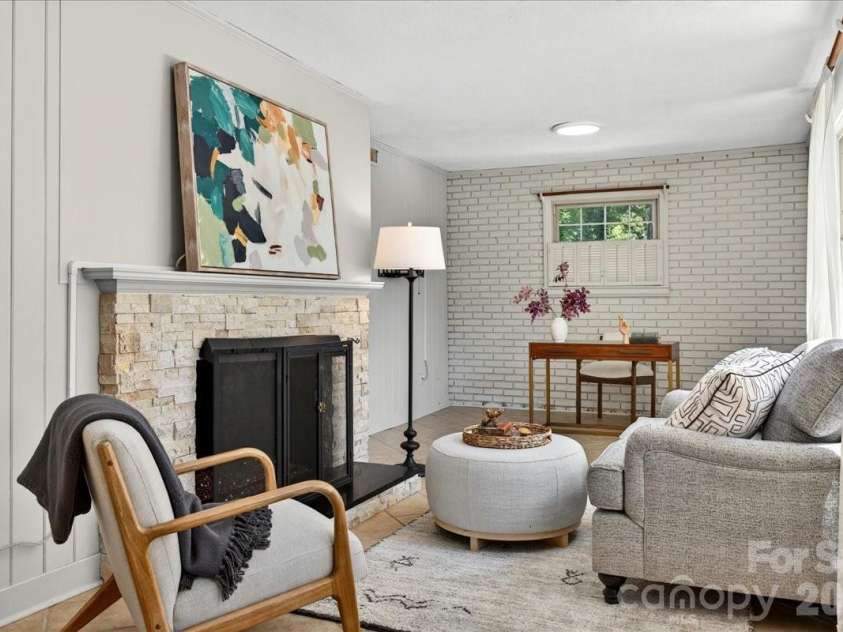 5451 Addison Drive, Charlotte, NC 28211.  MLS# CAR4391782, YatesRealty ID 32091. Bonus Space