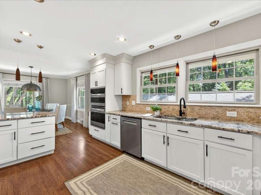 5451 Addison Drive, Charlotte, NC 28211.  MLS# CAR4391782, YatesRealty ID 32091. Kitchen