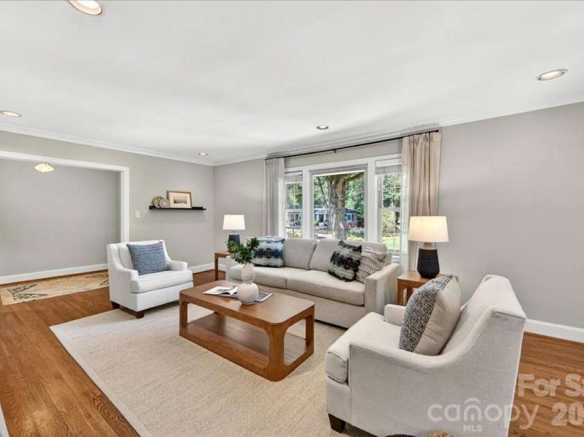 5451 Addison Drive, Charlotte, NC 28211.  MLS# CAR4391782, YatesRealty ID 32091. Living Room