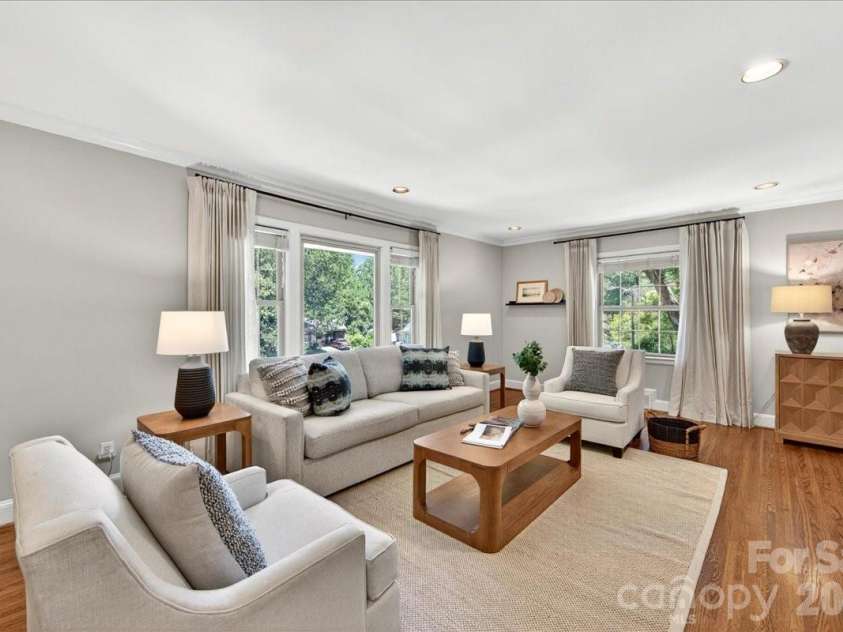 5451 Addison Drive, Charlotte, NC 28211.  MLS# CAR4391782, YatesRealty ID 32091. Living Room