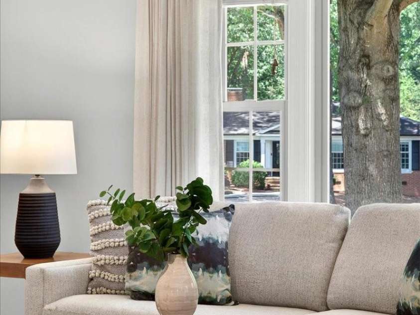 5451 Addison Drive, Charlotte, NC 28211.  MLS# CAR4391782, YatesRealty ID 32091. Living Room