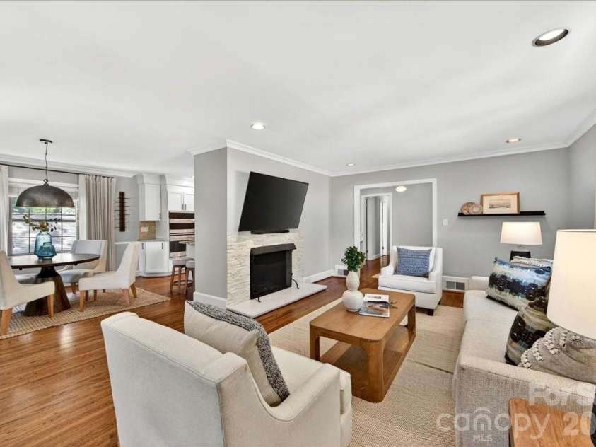5451 Addison Drive, Charlotte, NC 28211.  MLS# CAR4391782, YatesRealty ID 32091. Living Room