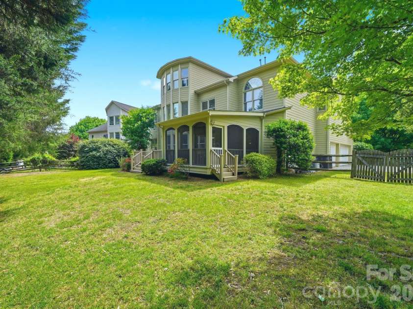 16408 Sutters Run Lane, Huntersville, NC 28078.  MLS# CAR4374635, YatesRealty ID 32092. 