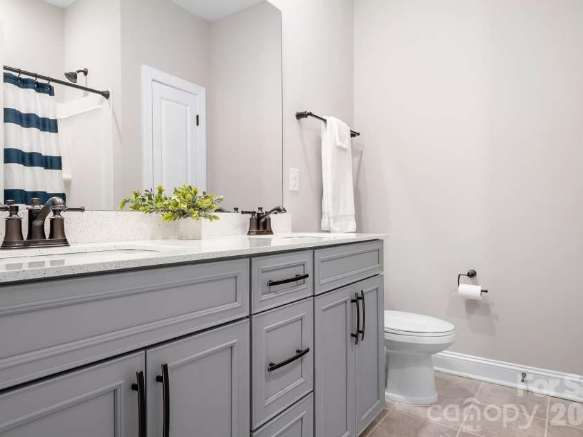 1909 Lotus Lane, Denver, NC 28037.  MLS# CAR4361345, YatesRealty ID 32093. 