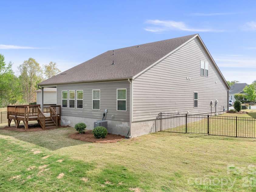 1909 Lotus Lane, Denver, NC 28037.  MLS# CAR4361345, YatesRealty ID 32093. 