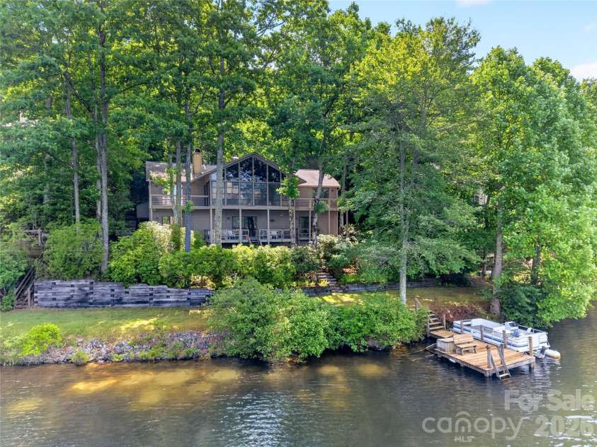118 Gagama Court, Brevard, NC 28712.  MLS# CAR4369667, YatesRealty ID 32094. 118 Gagama Ct