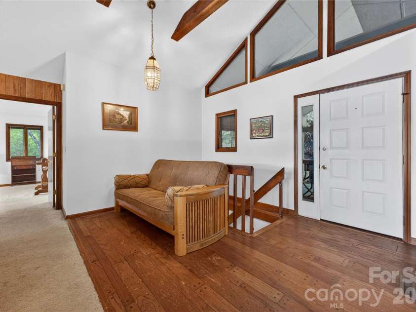 118 Gagama Court, Brevard, NC 28712.  MLS# CAR4369667, YatesRealty ID 32094. Foyer