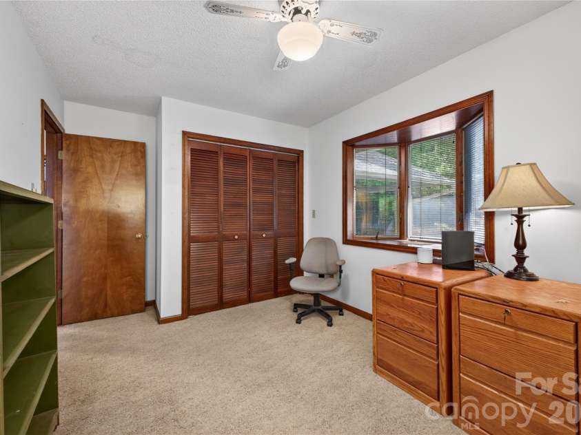 118 Gagama Court, Brevard, NC 28712.  MLS# CAR4369667, YatesRealty ID 32094. Office