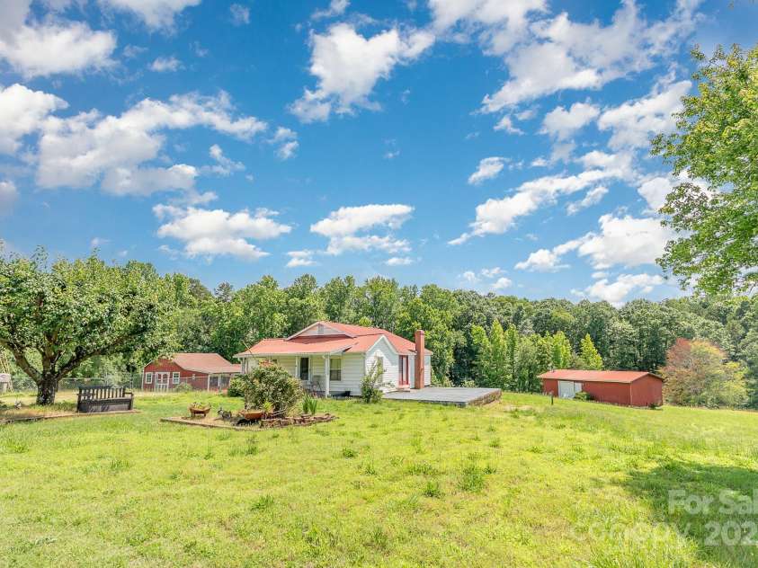 439 Neisler Road, Concord, NC 28025.  MLS# CAR4271277, YatesRealty ID 32095. 