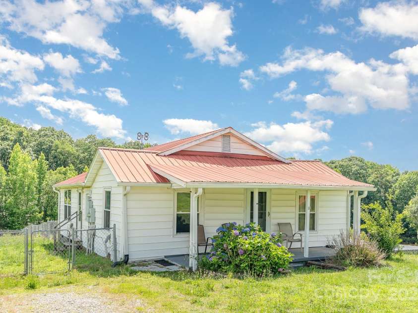 439 Neisler Road, Concord, NC 28025.  MLS# CAR4271277, YatesRealty ID 32095. 