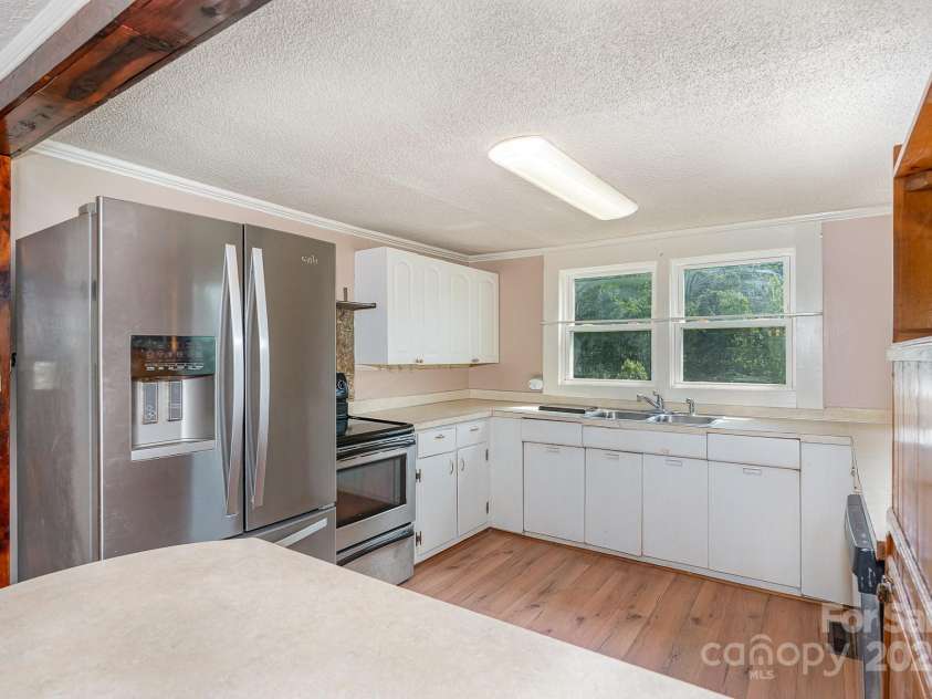 439 Neisler Road, Concord, NC 28025.  MLS# CAR4271277, YatesRealty ID 32095. 