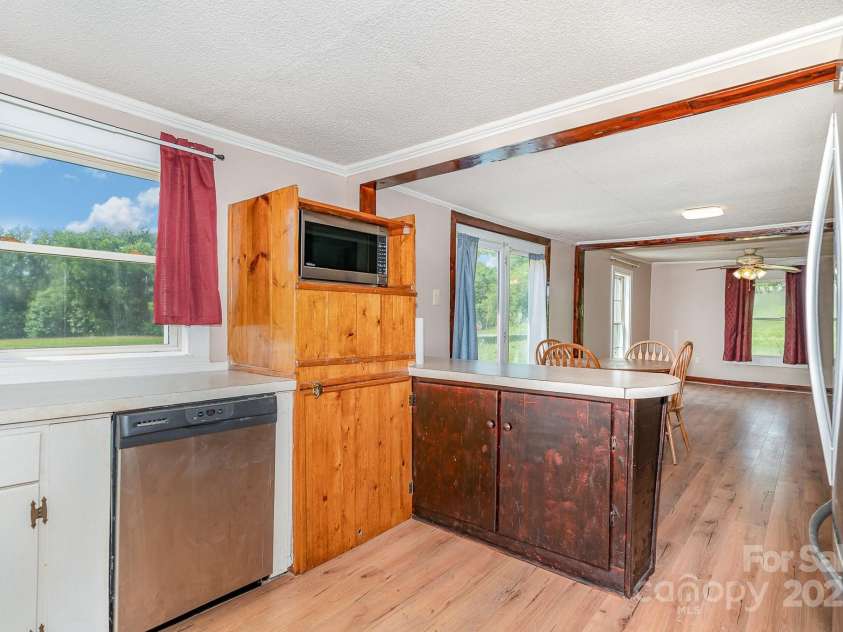 439 Neisler Road, Concord, NC 28025.  MLS# CAR4271277, YatesRealty ID 32095. 