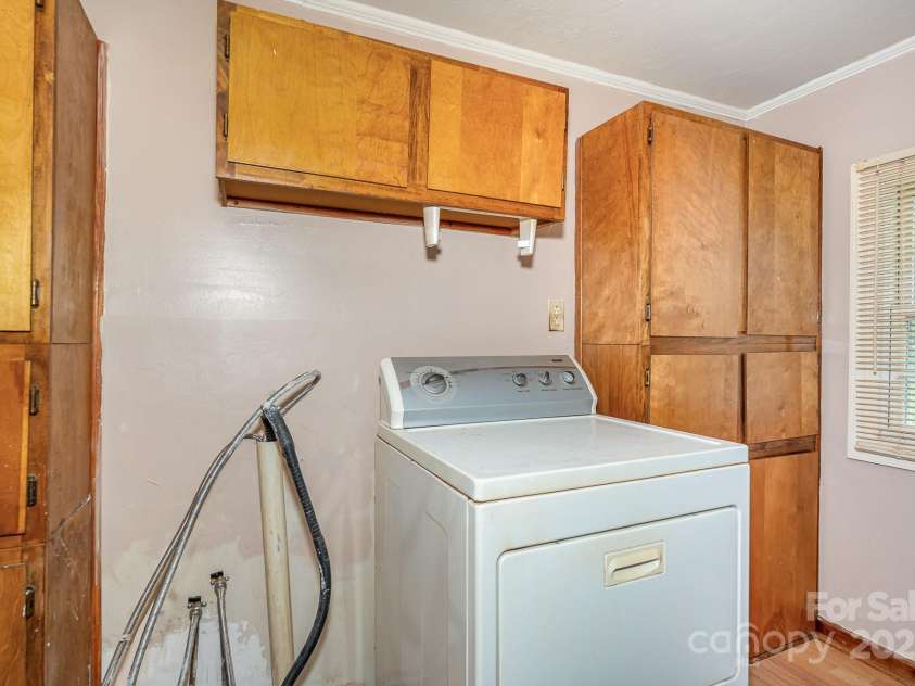 439 Neisler Road, Concord, NC 28025.  MLS# CAR4271277, YatesRealty ID 32095. 