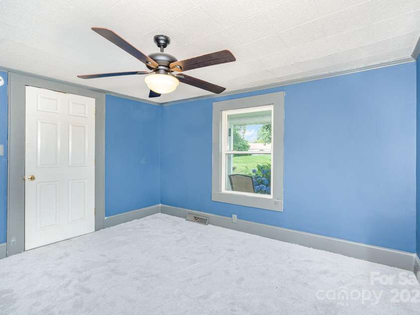 439 Neisler Road, Concord, NC 28025.  MLS# CAR4271277, YatesRealty ID 32095. 