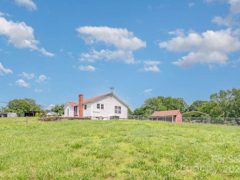 439 Neisler Road, Concord, NC 28025.  MLS# CAR4271277, YatesRealty ID 32095. 