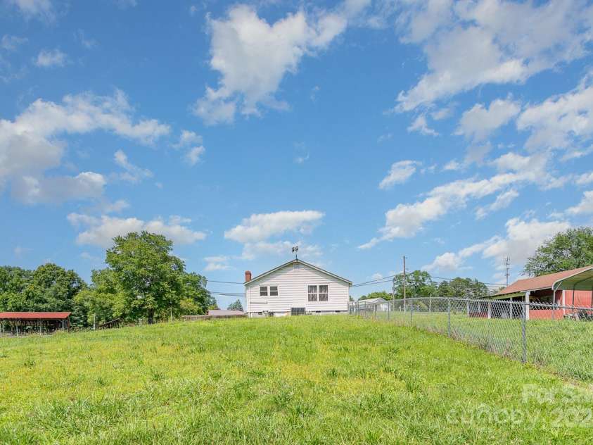 439 Neisler Road, Concord, NC 28025.  MLS# CAR4271277, YatesRealty ID 32095. 