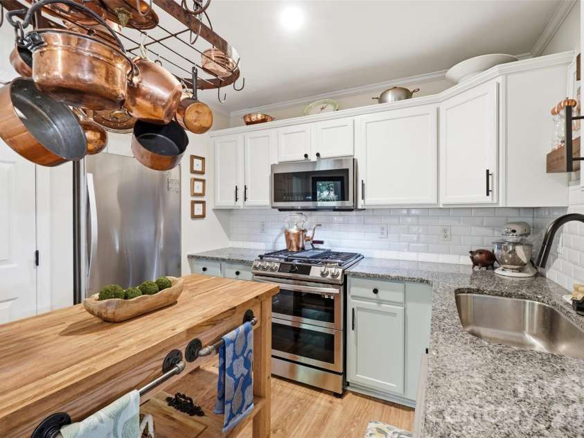 4431 Garris Road, Charlotte, NC 28209.  MLS# CAR4391695, YatesRealty ID 32095. 