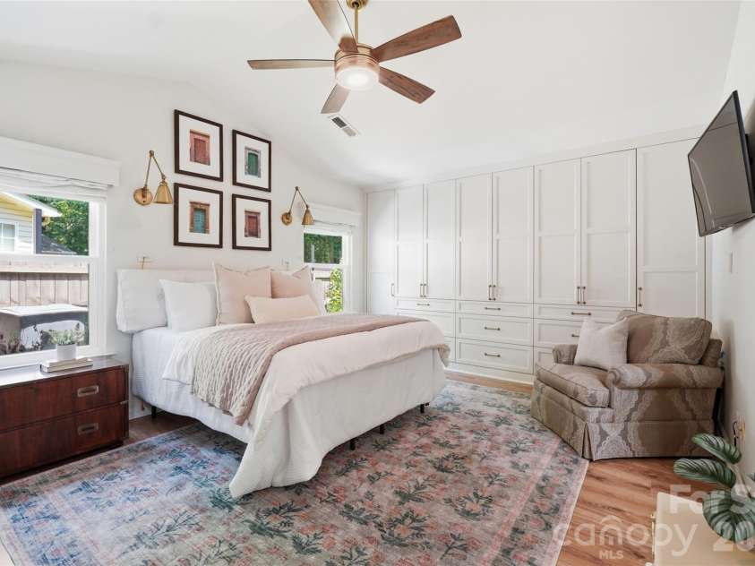 4431 Garris Road, Charlotte, NC 28209.  MLS# CAR4391695, YatesRealty ID 32095. 