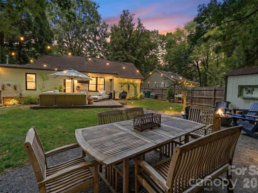 4431 Garris Road, Charlotte, NC 28209.  MLS# CAR4391695, YatesRealty ID 32095. 