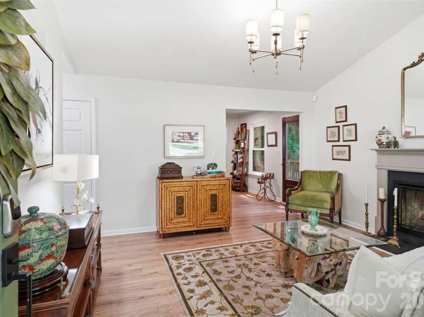 4431 Garris Road, Charlotte, NC 28209.  MLS# CAR4391695, YatesRealty ID 32095. 