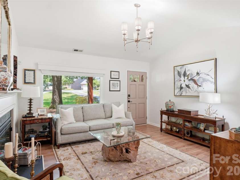 4431 Garris Road, Charlotte, NC 28209.  MLS# CAR4391695, YatesRealty ID 32095. 