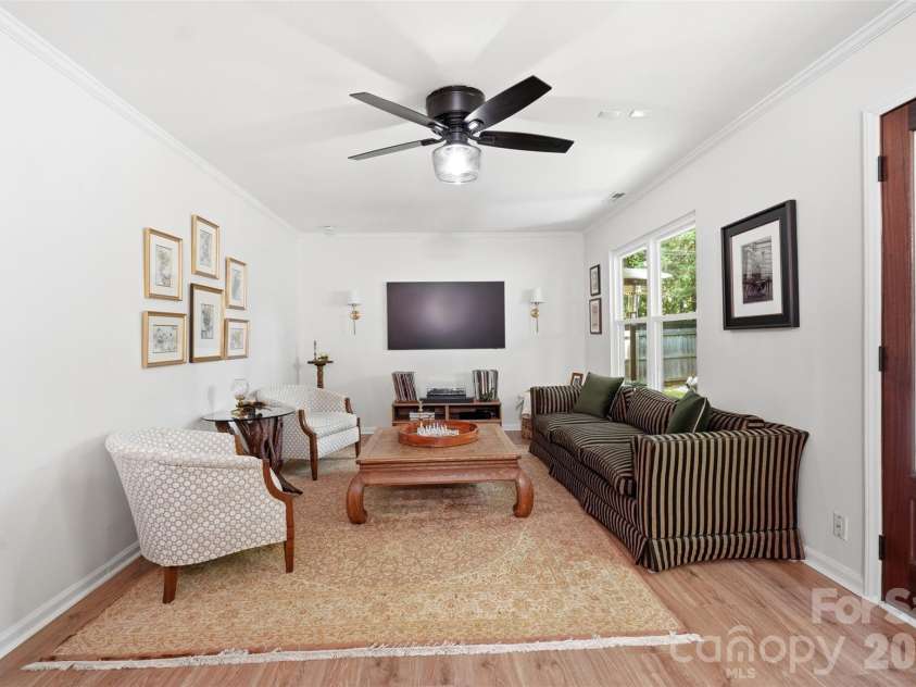 4431 Garris Road, Charlotte, NC 28209.  MLS# CAR4391695, YatesRealty ID 32095. 