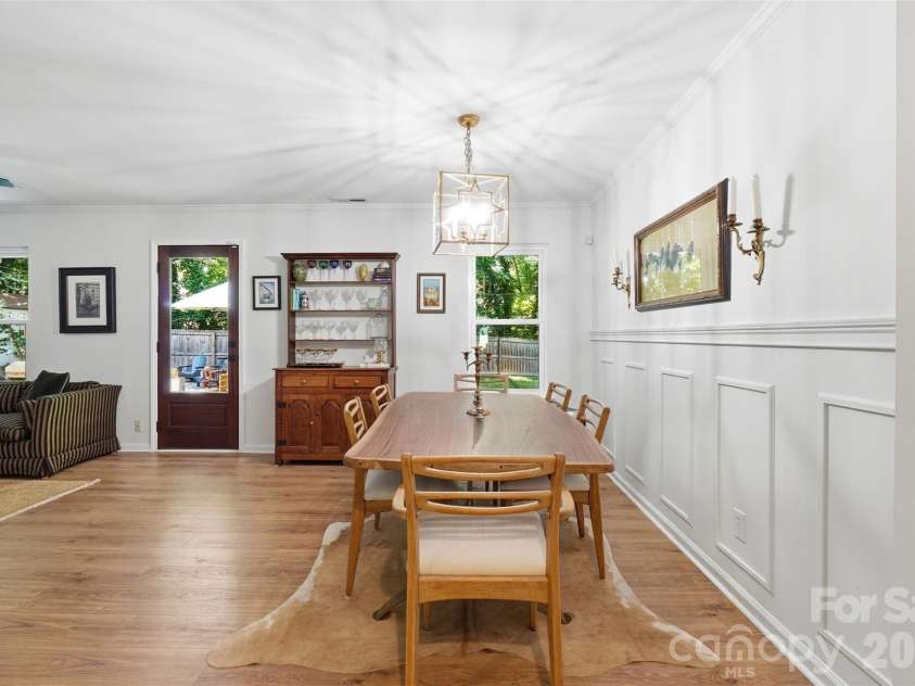 4431 Garris Road, Charlotte, NC 28209.  MLS# CAR4391695, YatesRealty ID 32095. 