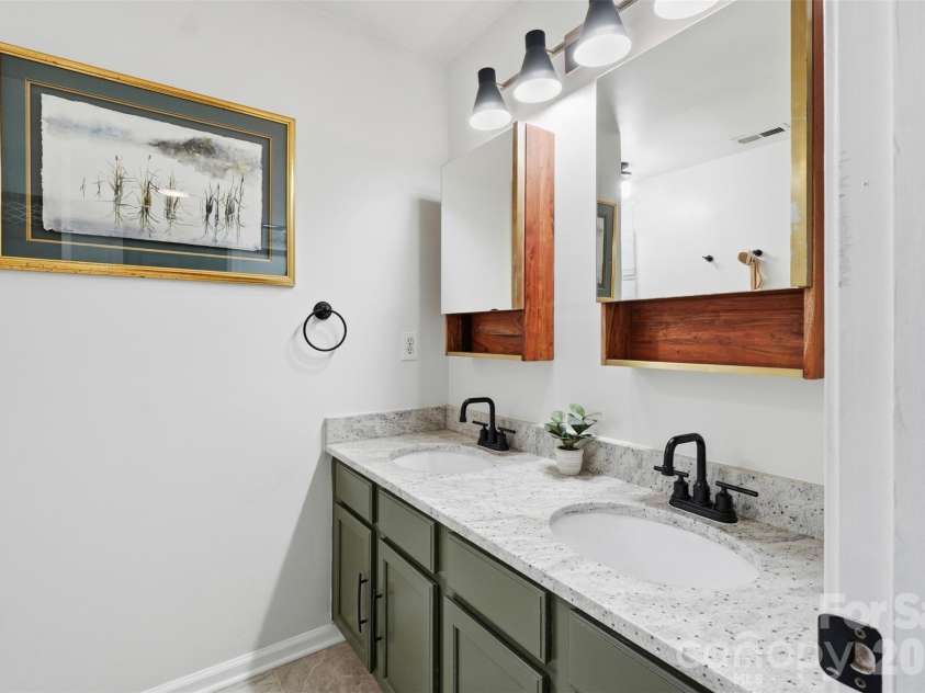 4431 Garris Road, Charlotte, NC 28209.  MLS# CAR4391695, YatesRealty ID 32095. 