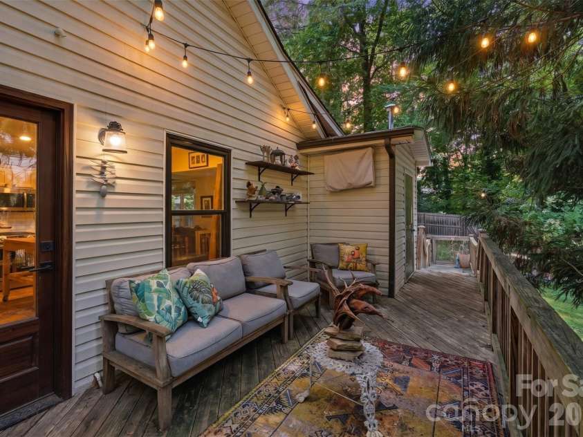 4431 Garris Road, Charlotte, NC 28209.  MLS# CAR4391695, YatesRealty ID 32095. 