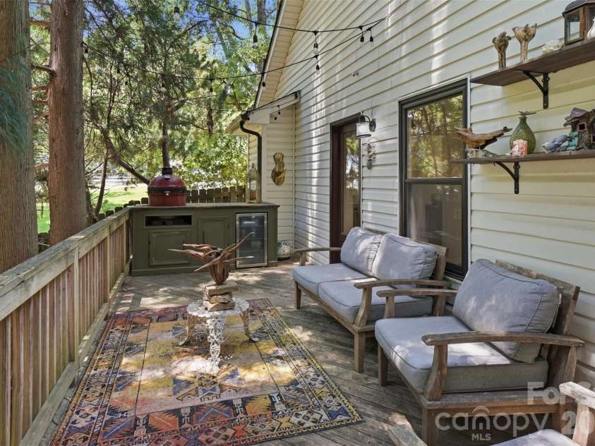 4431 Garris Road, Charlotte, NC 28209.  MLS# CAR4391695, YatesRealty ID 32095. 