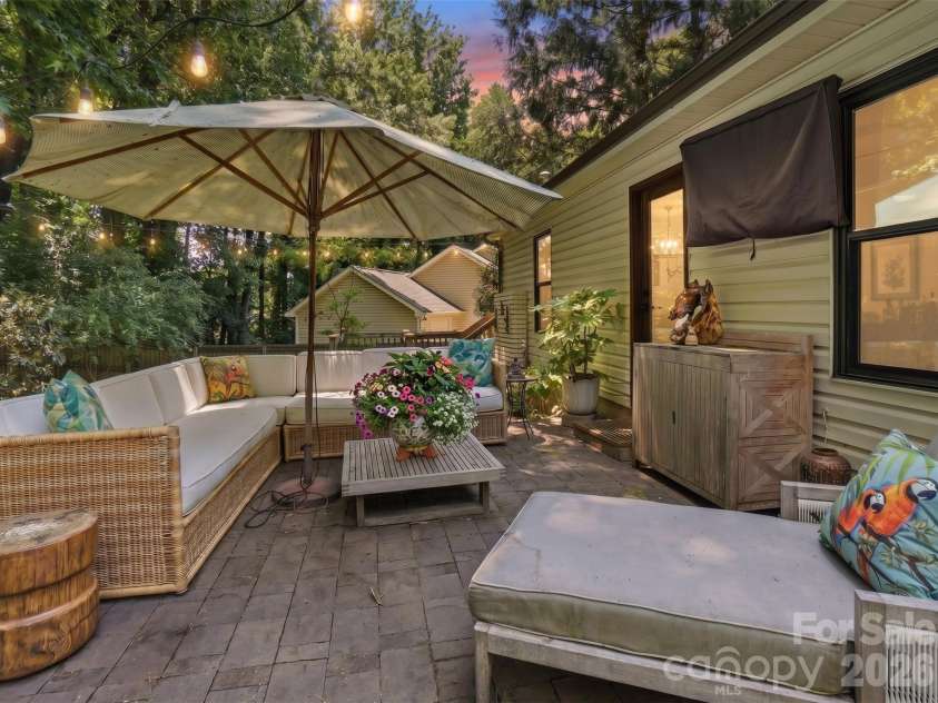 4431 Garris Road, Charlotte, NC 28209.  MLS# CAR4391695, YatesRealty ID 32095. 