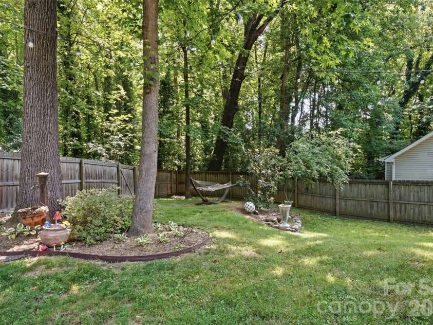 4431 Garris Road, Charlotte, NC 28209.  MLS# CAR4391695, YatesRealty ID 32095. 