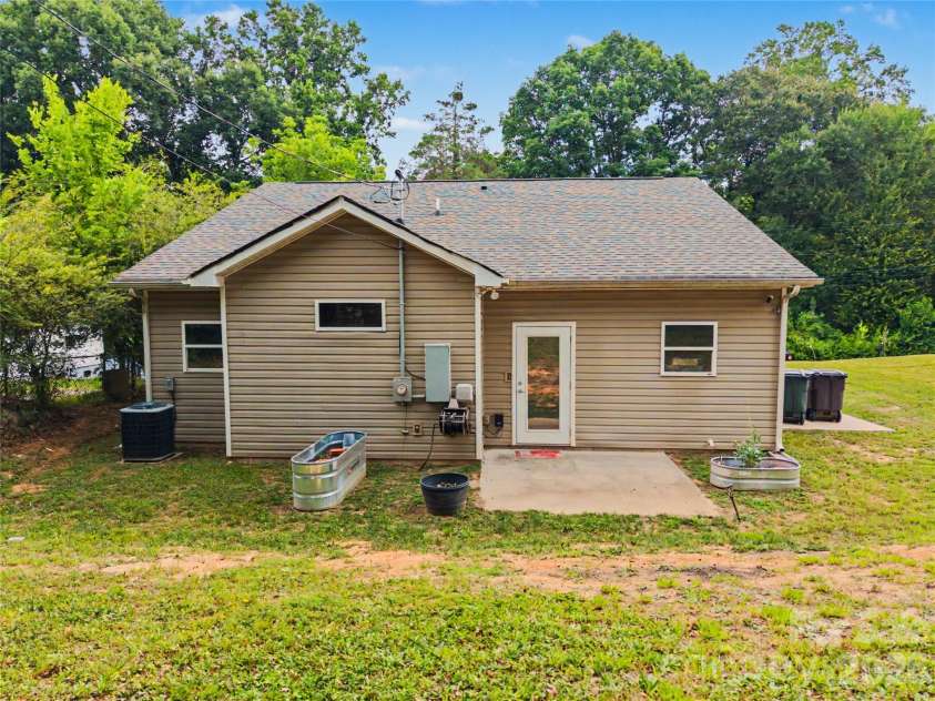 309 James Street, Gastonia, NC 28052.  MLS# CAR4395558, YatesRealty ID 32096. 