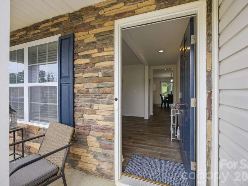 2307 Meadow Stream Drive, Sherrills Ford, NC 28673.  MLS# CAR4389090, YatesRealty ID 32098. 