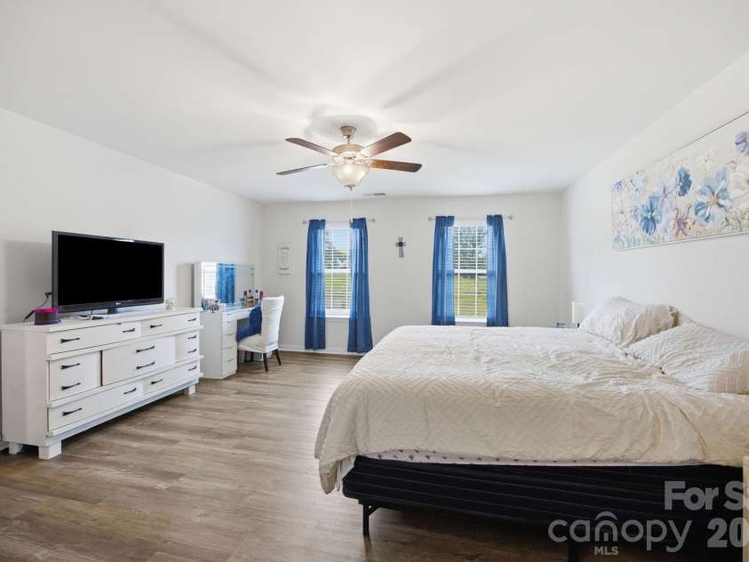 2307 Meadow Stream Drive, Sherrills Ford, NC 28673.  MLS# CAR4389090, YatesRealty ID 32098. 