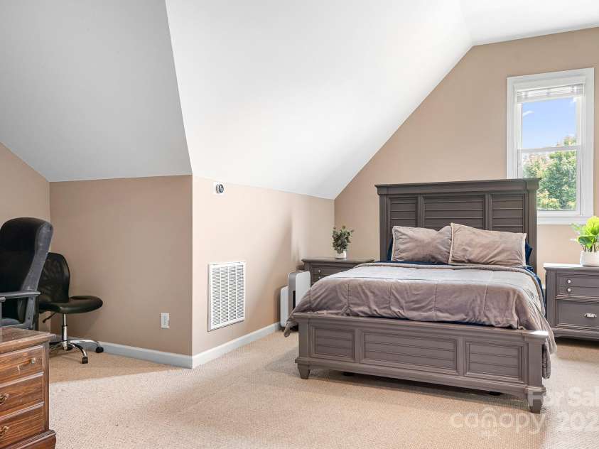 14138 Timbergreen Drive, Huntersville, NC 28078.  MLS# CAR4277542, YatesRealty ID 32099. 5th Bedroom on third floor with private bath