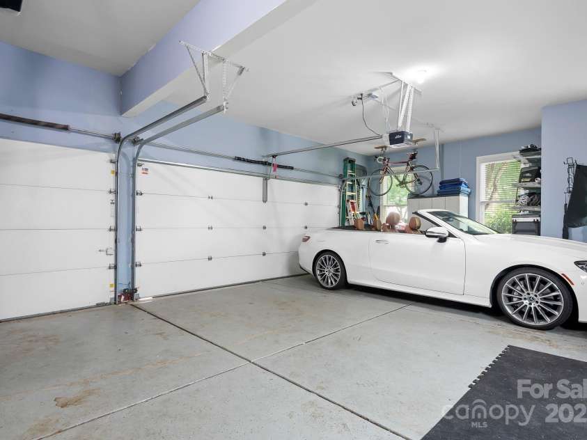 14138 Timbergreen Drive, Huntersville, NC 28078.  MLS# CAR4277542, YatesRealty ID 32099. Roomy 3 car garage