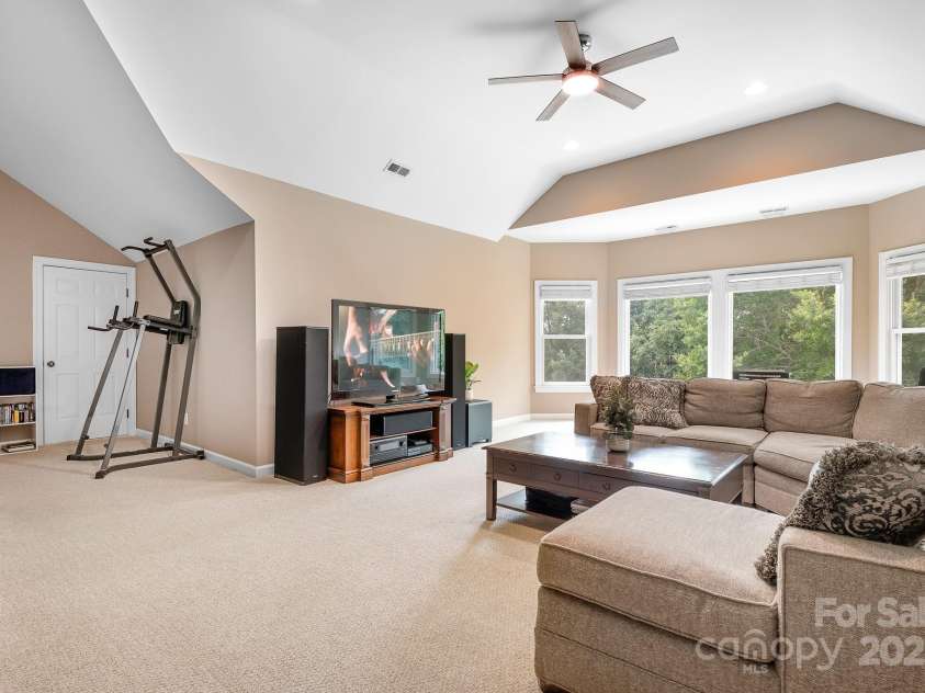 14138 Timbergreen Drive, Huntersville, NC 28078.  MLS# CAR4277542, YatesRealty ID 32099. Third floor bonus walk up