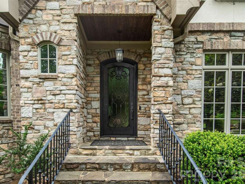 1616 Lookout Circle, Waxhaw, NC 28173.  MLS# CAR4386194, YatesRealty ID 32099. 