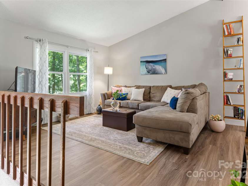 10 Muirfield Drive, Arden, NC 28704.  MLS# CAR4186604, YatesRealty ID 321. 